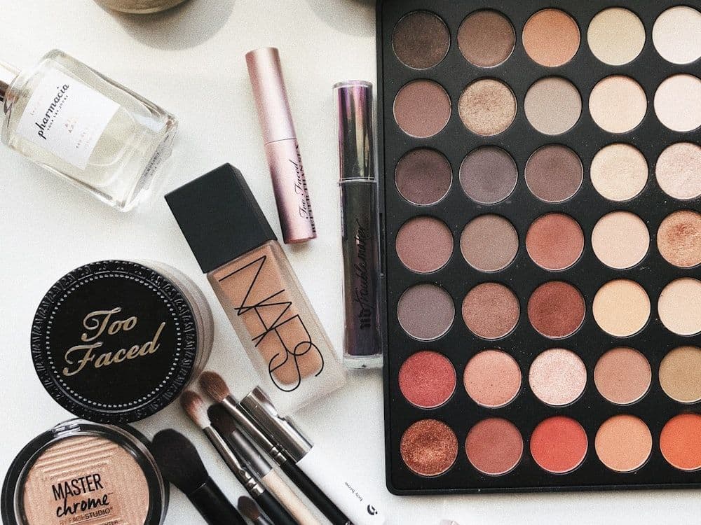 Pacotes de produtos de beleza prontos para envio